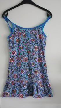 Blauw tinten print jurkje maat 164