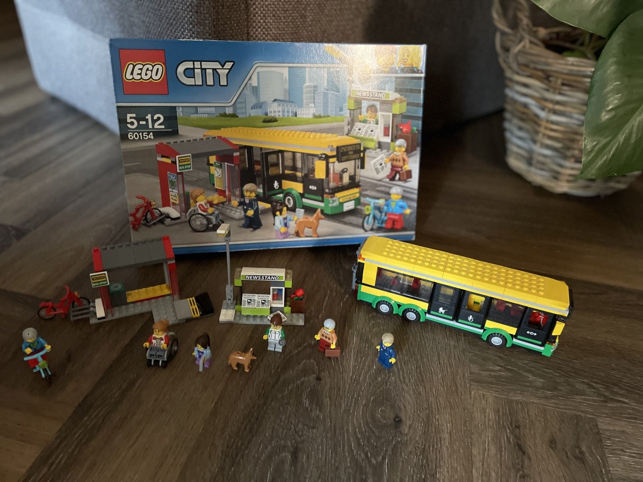 Lego City: Busstation 60154