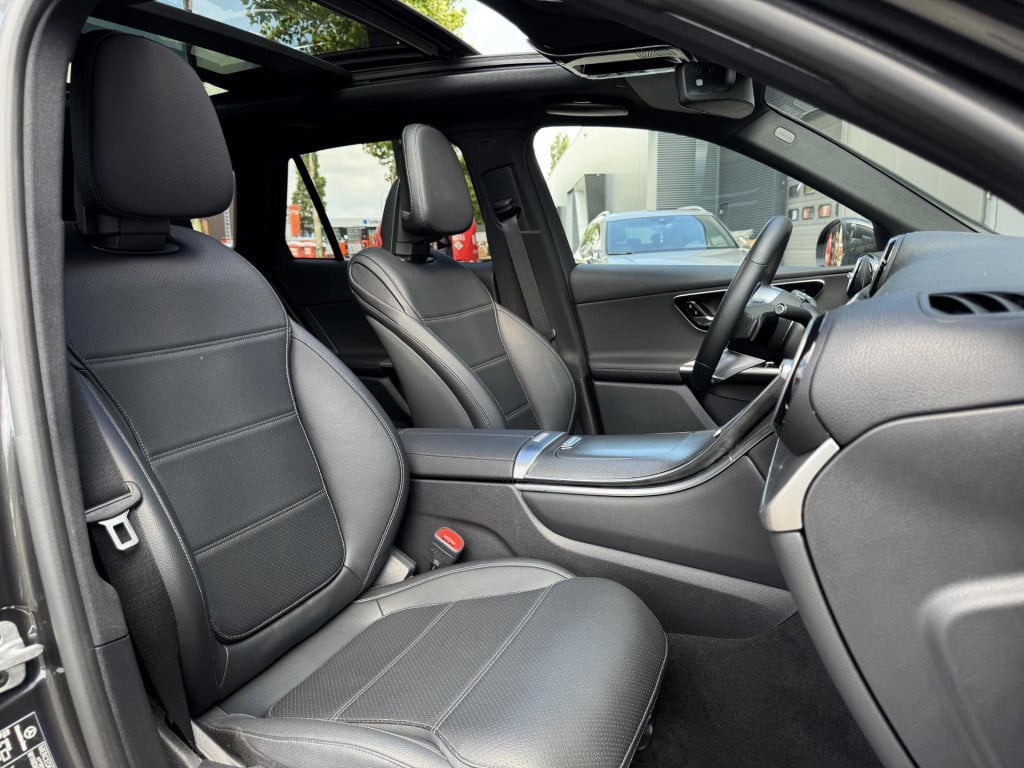 Mercedes-Benz Glc 300e 4matic luxury line nl-auto np. €83.000! | panoramada