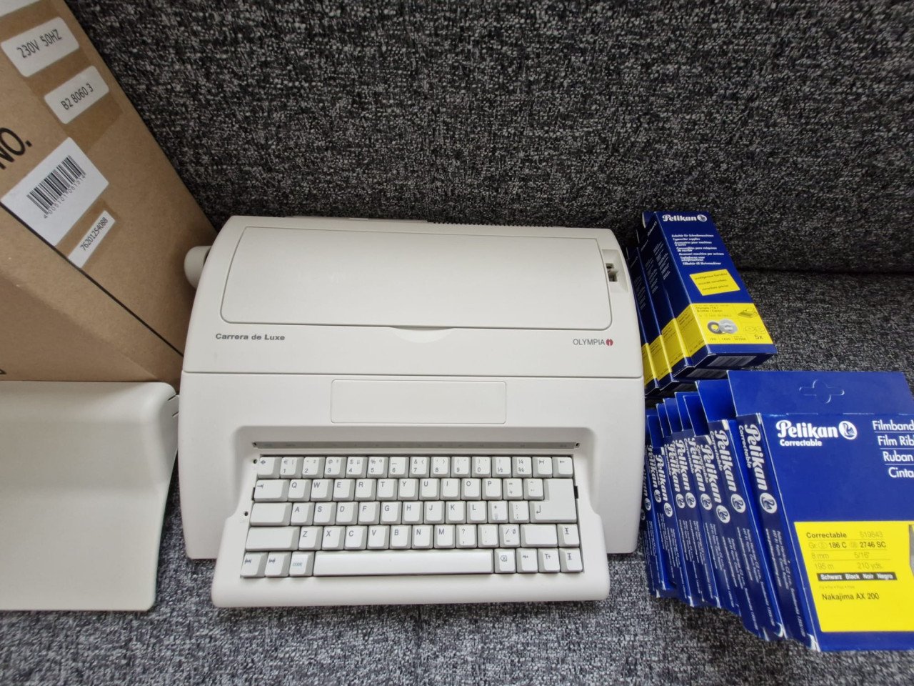 Elektrische schrijfmachine Olympia in nieuw staat