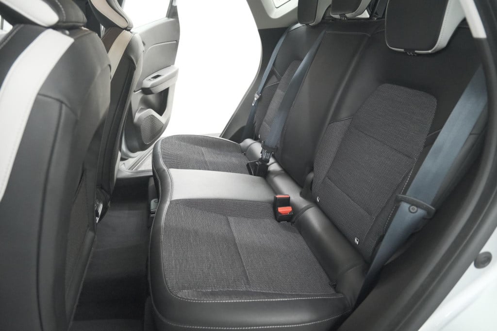 Renault Captur tce 130 intens | camera | stoelverwarming | apple carplay | 
