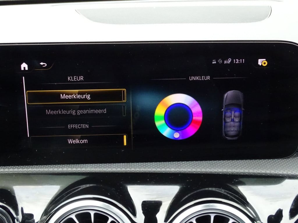 Mercedes-Benz A-Klasse 180 business solution amg | pano | led | el trekhaak
