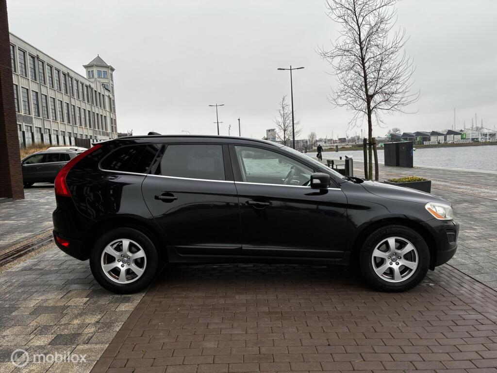 Volvo XC60 2.0 D3 R-Design Cruise Navi Automaat km270.481 Nap BJ2011