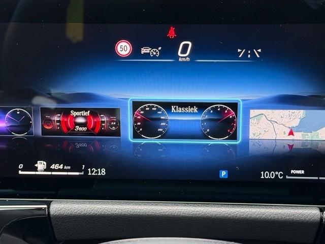 Mercedes-Benz Gla-klasse 180 amg line i 2025 i panorama dak i manufaktur al