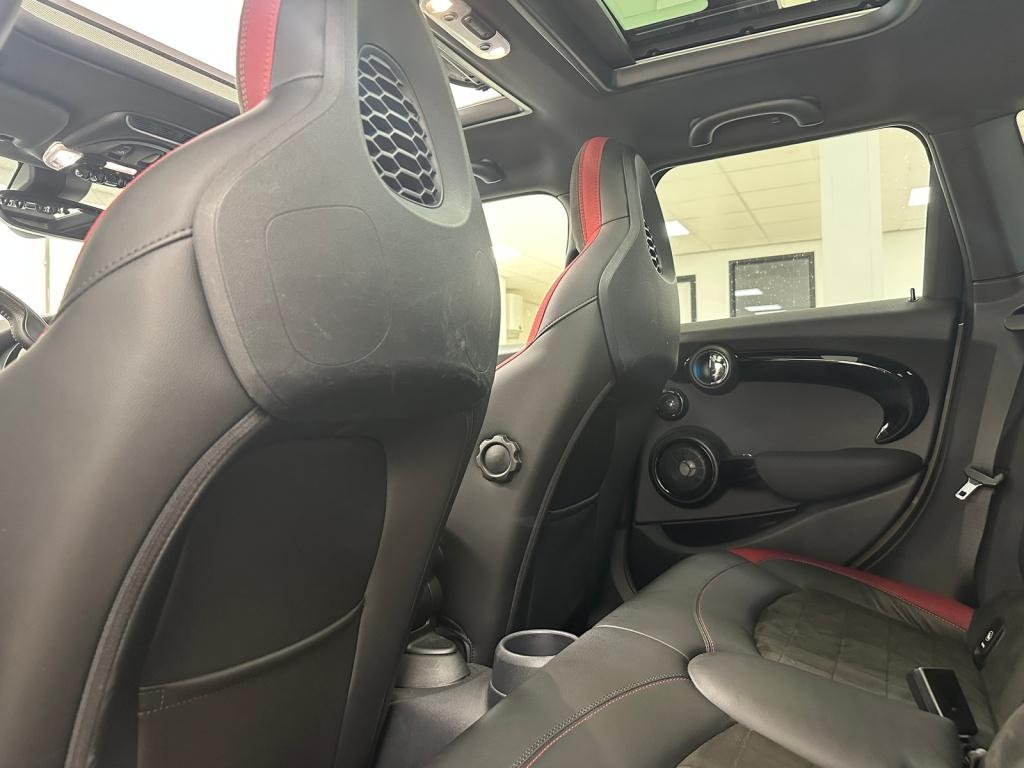 Mini 5-deurs 2.0 cooper s jcw | emerald grey | harman/kardon | yours interi