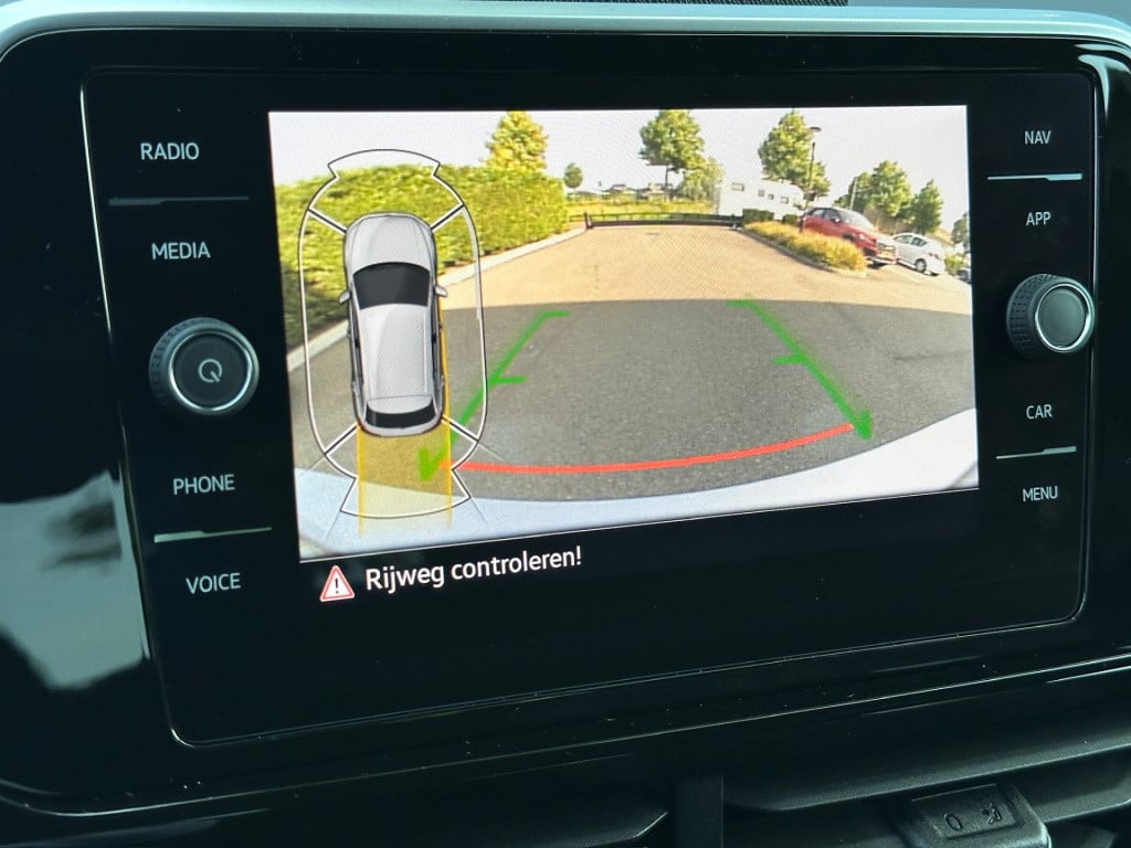 Volkswagen T-roc 1.5 tsi 150pk dsg r-line | camera | keyless | carplay | le