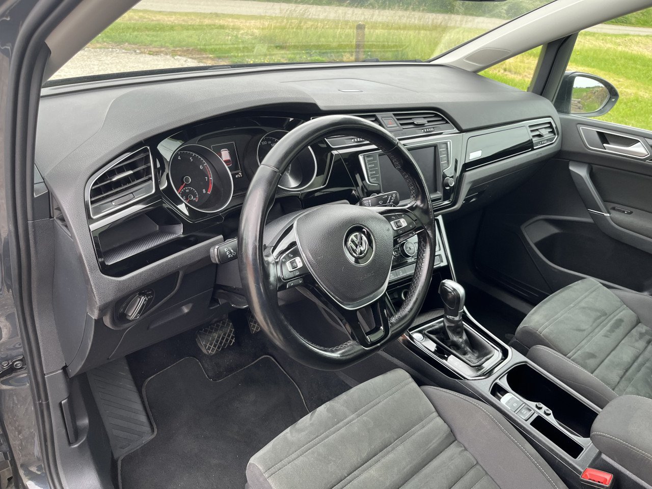 Volkswagen Touran 1.4 TSI 110KW/150PK 7-DSG 2015 Grijs