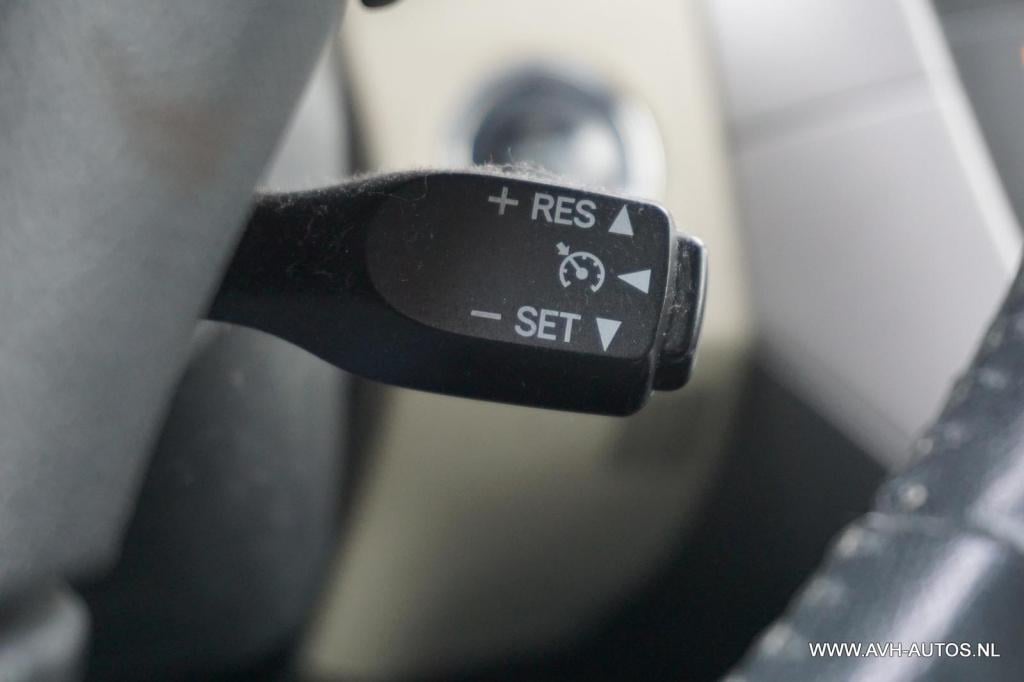 Toyota Auris 1.6-16v luna business automaat