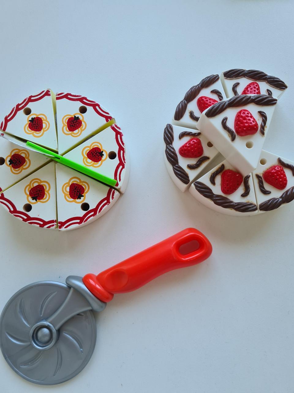 Houten speel keuken met geluiden , licht en ongeveer 150 accessoires