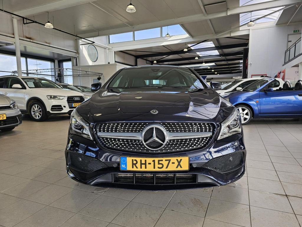 Mercedes-Benz Cla shooting brake 180 business solution amg