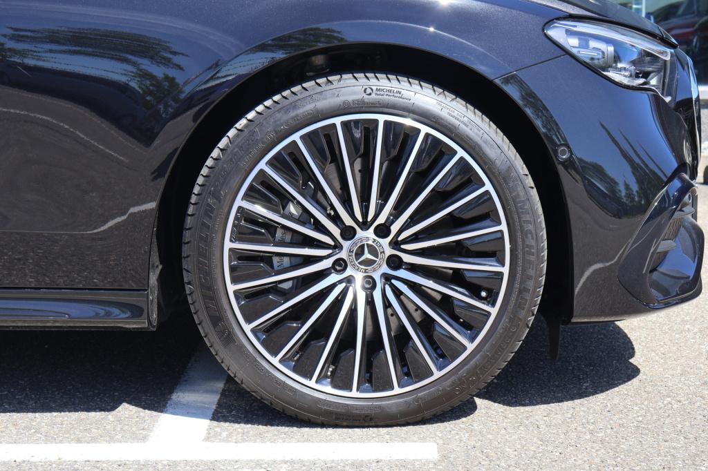 Mercedes-Benz E-Klasse 300 e amg line l panoramadak l 360 camera l head-up 