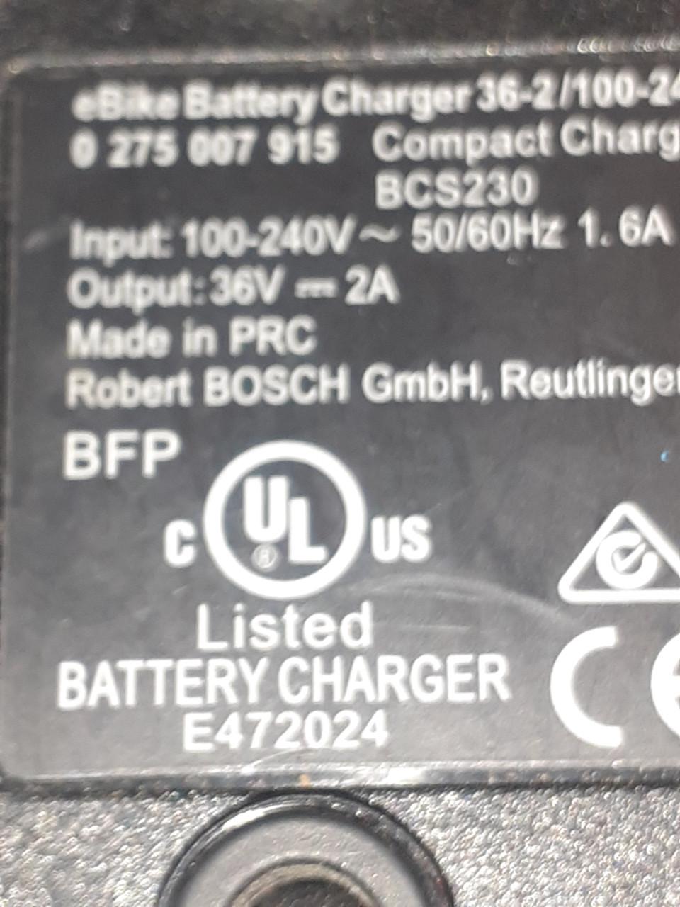 Accu-lader BOSCH 36 Volt - 2 Amp........3 platte pinnen