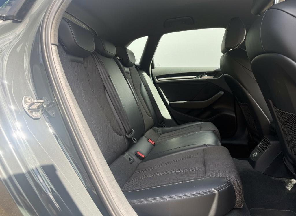 Audi A3 sportback 1.5 tfsi cod sport s line edition automaat