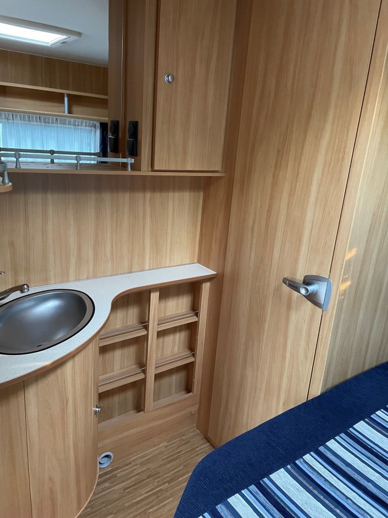 Dethleffs Camper 450 DB met mover
