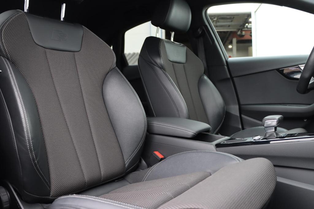 Audi A4 limousine 35 tfsi s edition competition 150pk s tronic