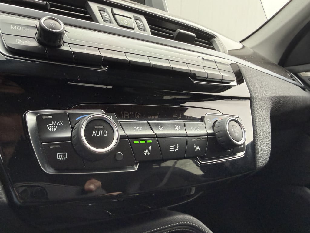 BMW X1 sdrive18i 136pk high executive automaat