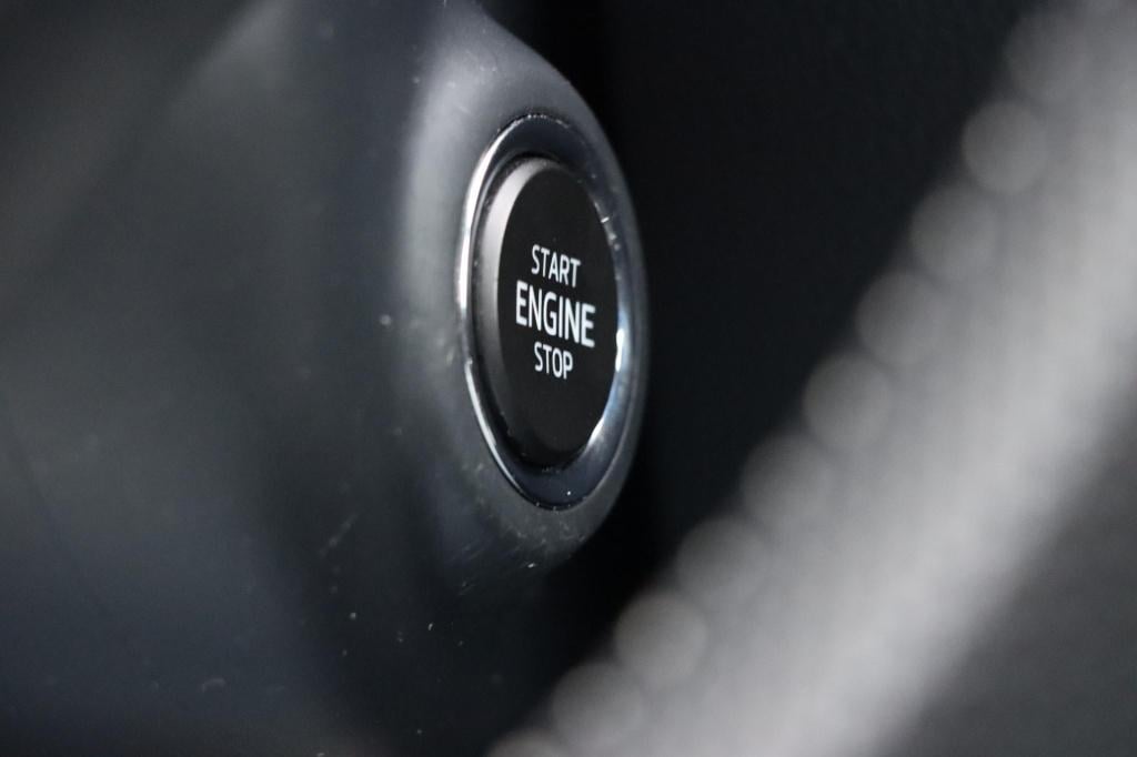 Skoda Superb combi 1.4 tsi iv sportline business 218pk dsg6