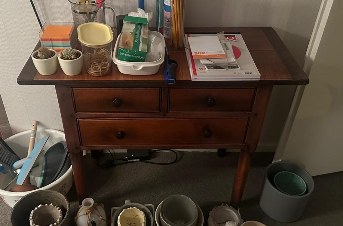 Bank, tafel en kastje in Shaker-stijl