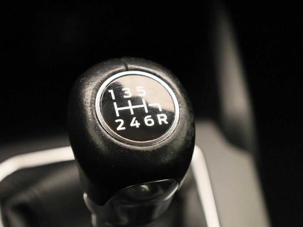 Ford Focus wagon 1.0 ecoboost hybrid titanium navigatie | pdc | apple carpl