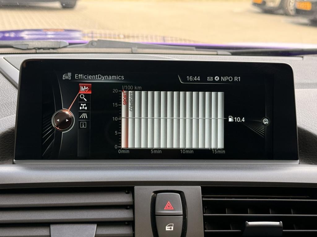 BMW 1 Serie m135i m-performance | schuifdak| navi | cruise | performance ui