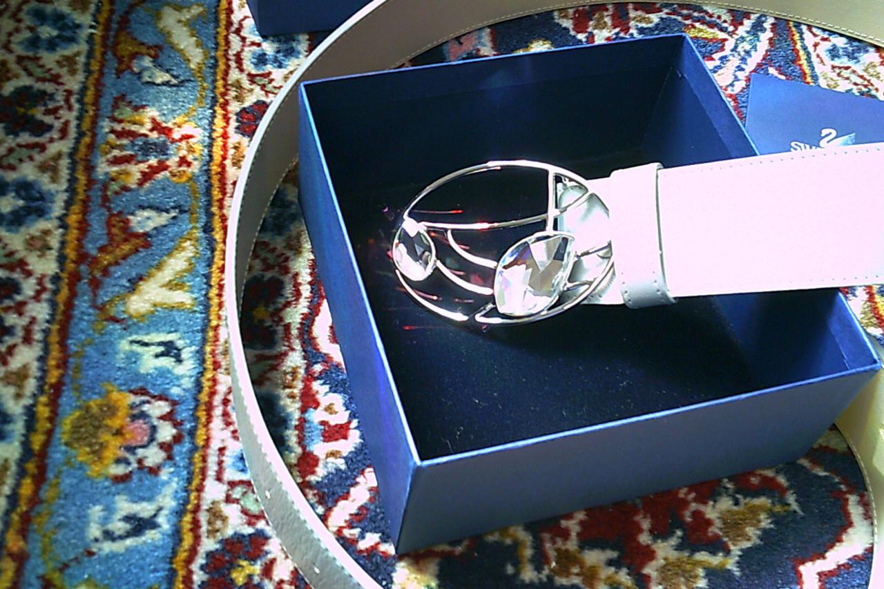 NIEUWE leren SWAROVSKI riem in luxe geschenkverpakking ...