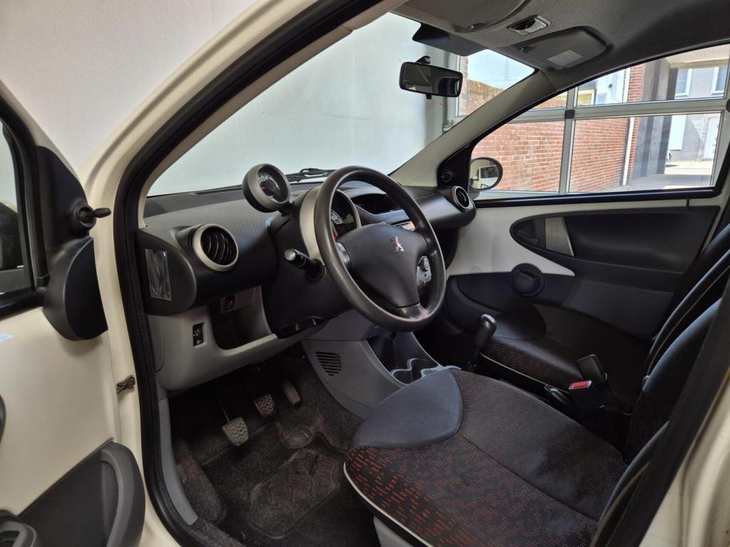 Peugeot 107 1.0-12v xr origineel nl / 5-deurs / airco