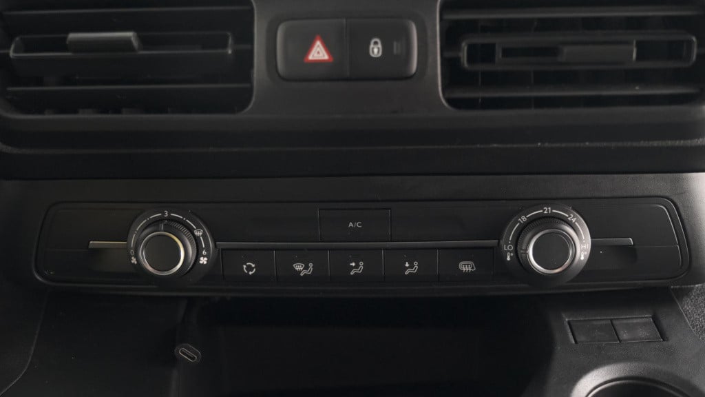 Peugeot Partner 1.5 bluehdi 100 s&s l1 | trekhaak | camera | apple carplay 