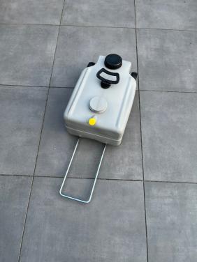 Vuilwatertank voor onder een caravan of camper
