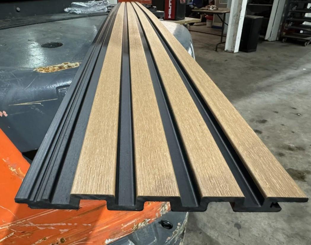 60 stuks composiet gevelpanelen teak/zwart, 290 cm, 34,8 m²