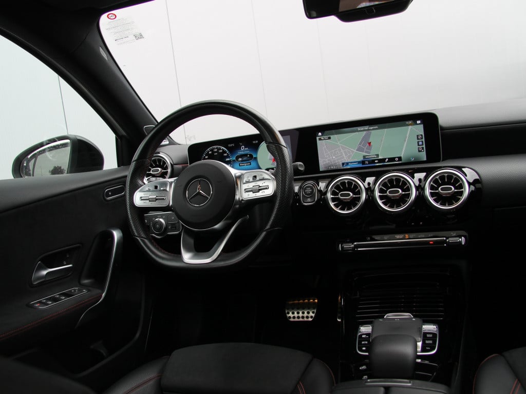 Mercedes-Benz A-Klasse a35 amg 306pk 4matic | pano | burmester