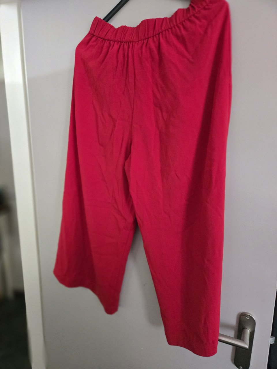 Driekwart rode broek met rechte pijpen Maat M Trafaluc Collection Zara