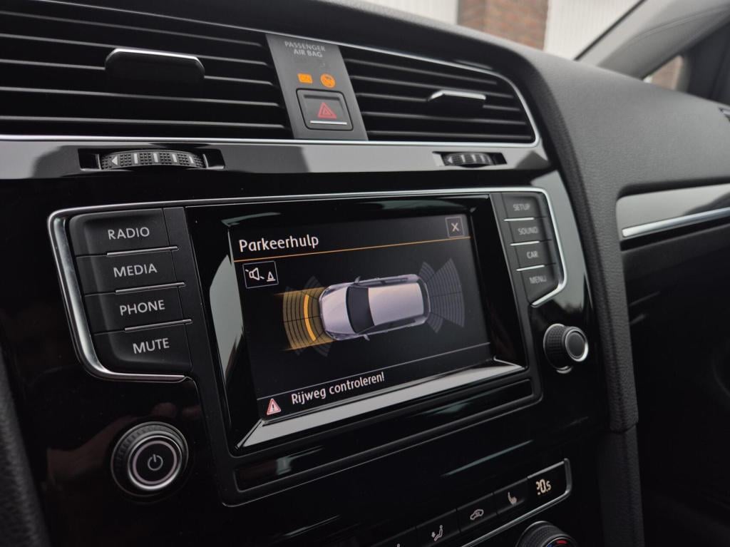 Volkswagen Golf 1.4 tsi highline / 5-deurs / massagestoel / cruisecontrol /