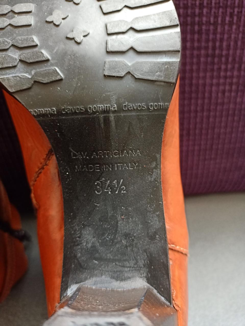 Korte bruine lederen laarsjes