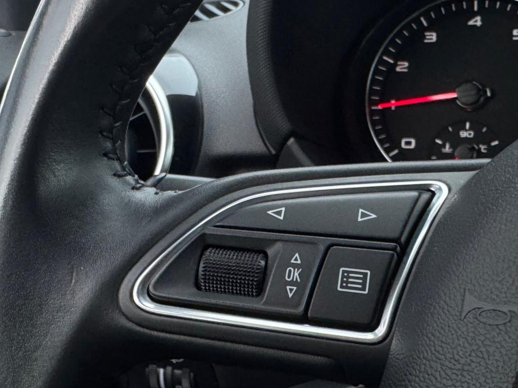 Audi A1 Sportback 1.0 tfsi design * cruise control * 17 inch * trekhaak * n