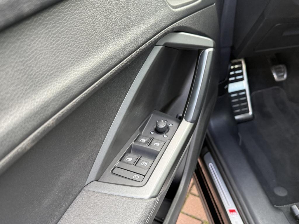 Audi Q3 sportback 35 tfsi 150pk s-edition s-line | trekhaak