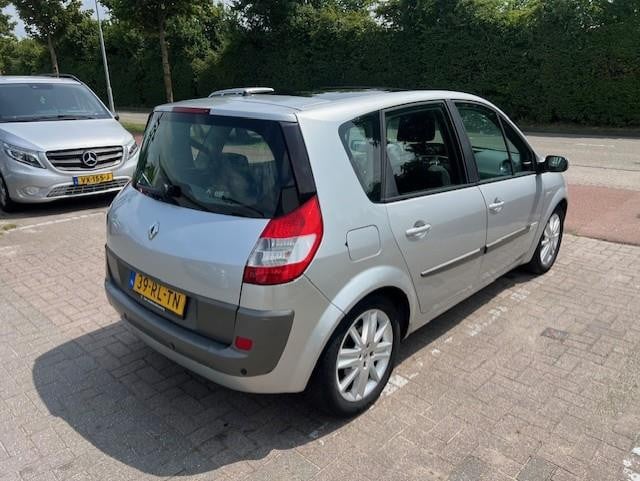 Renault Scenic 2.0-16v privilège luxe automaat