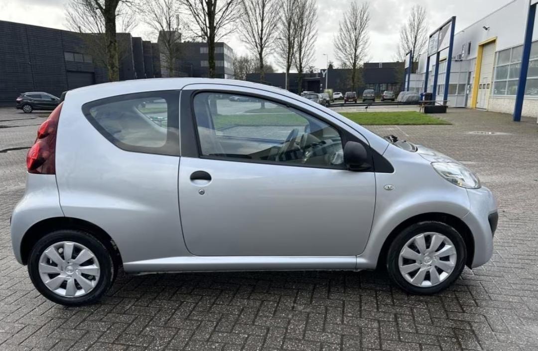 Peugeot 107 1.0. Jaar 2014