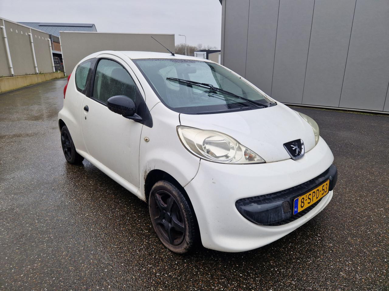 Peugeot 107 1.0-12V XR