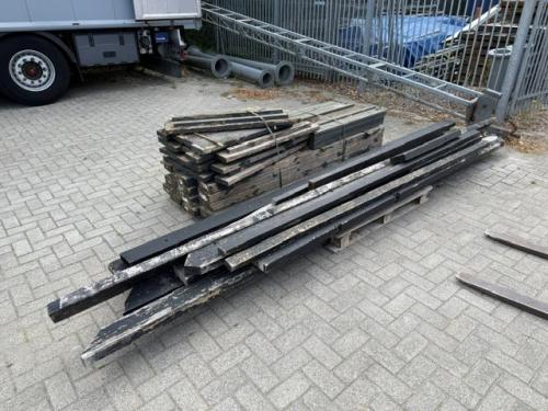 Partij houten balken