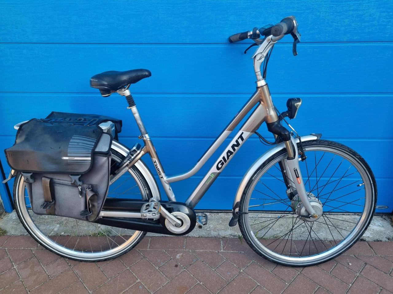 2 x Elektrische -fiets GIANT -Twist ......... * setje *