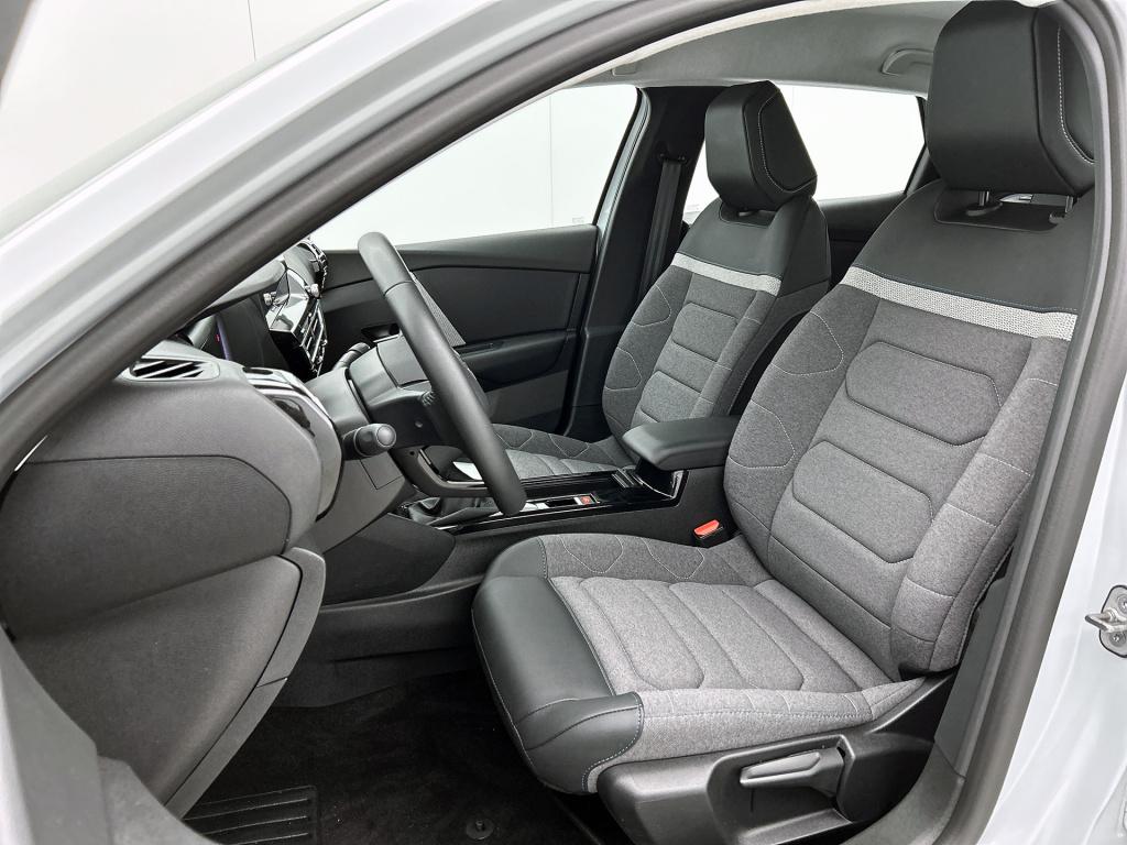 Citroen C4 130pk business plus | rijklaar | camera | comfort seats | apple 