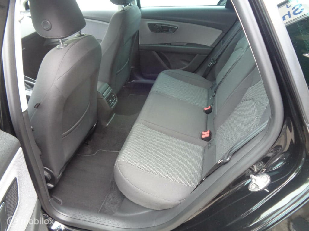 Seat Leon Sportstourer st 1.0 ecotsi style business/airco/led/pdc/automaat 