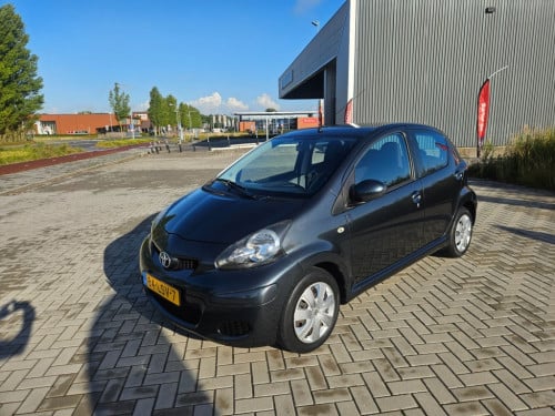 Toyota Aygo 1.0-12v comfort 5drs / nl auto / nap 78.111 km !