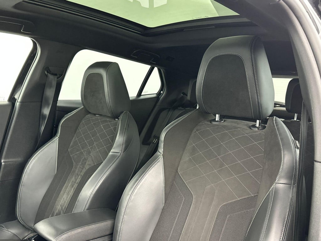 Peugeot 2008 1.2 gt pack | navigatie | alcantara | panoramadak | focal hi-f