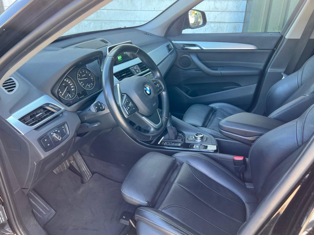 BMW X1 xdrive20i high executive sport-line aut | leer | 18'' | nav | trekha