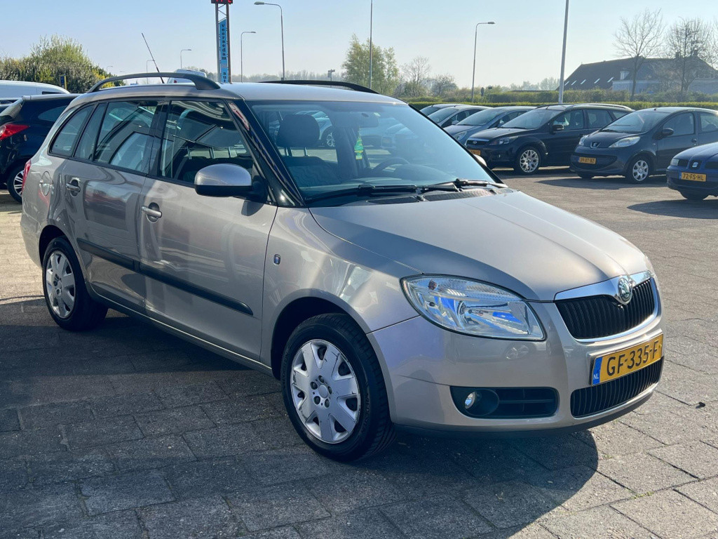 Skoda Fabia combi 1.4-16v ambition business line, airco, trekhaak enz...