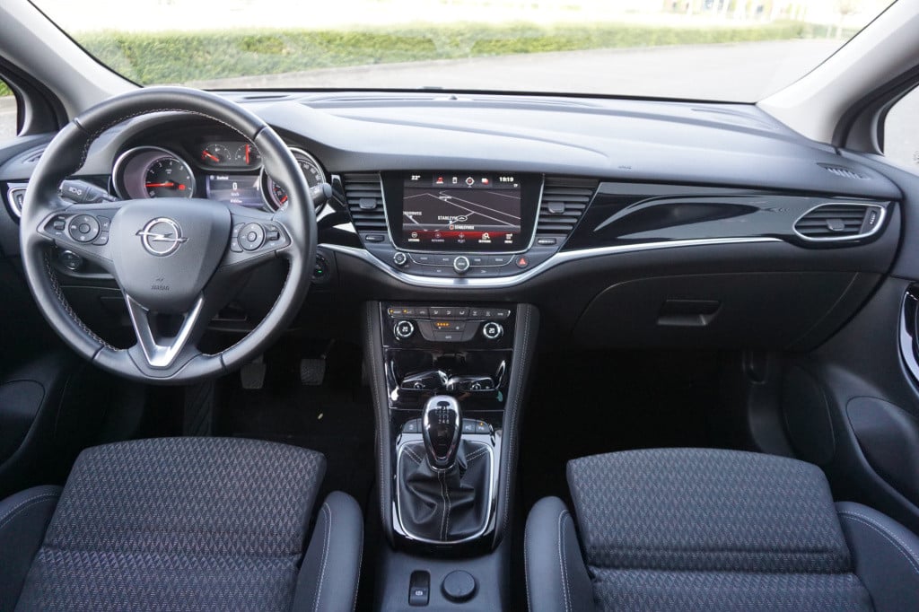 Opel Astra 1.4 innovation climate / navi / camera / parkeers. / cruise / na