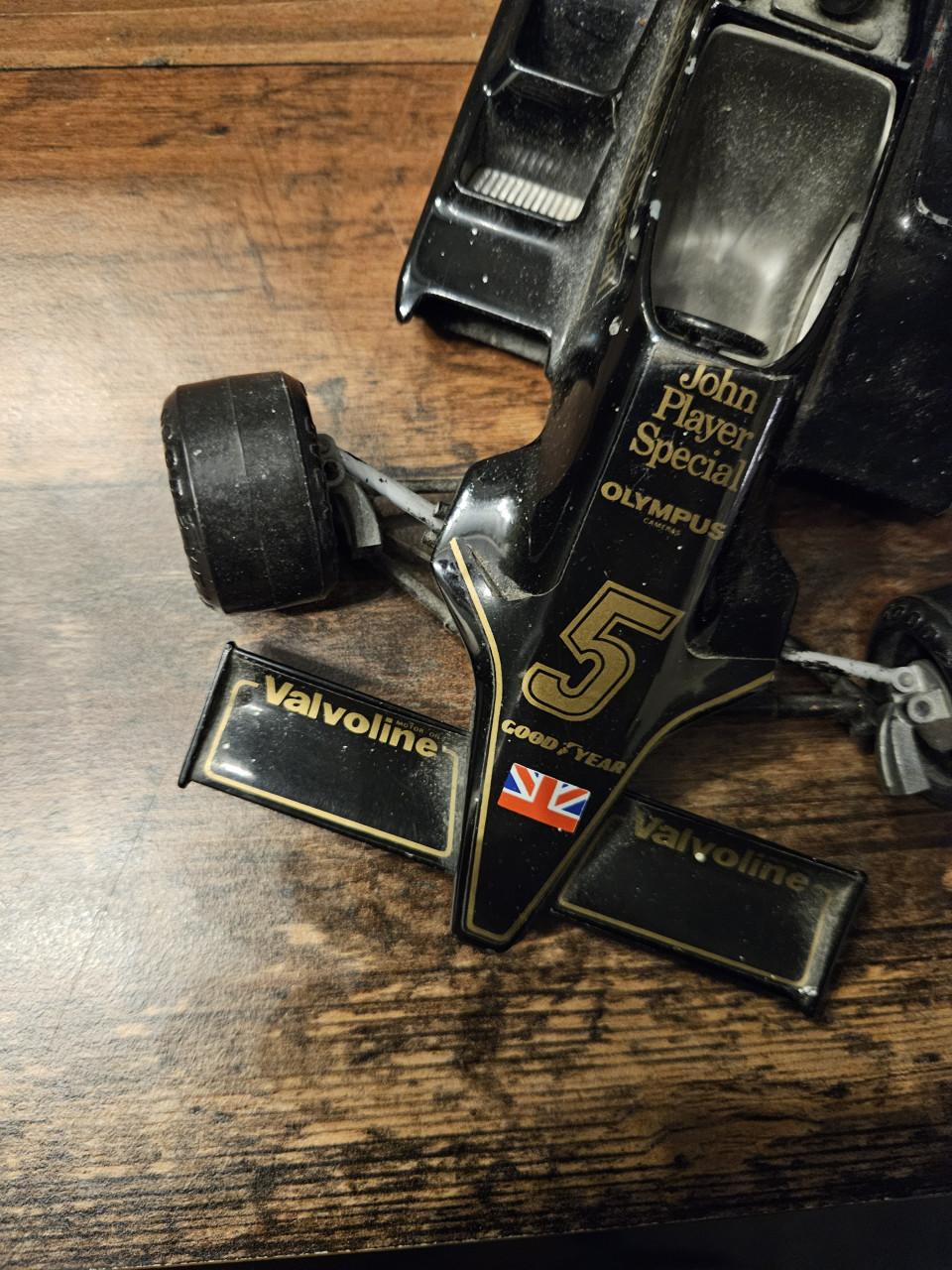 Burago John Player Special Lotus F1 schaalmodel 1:16