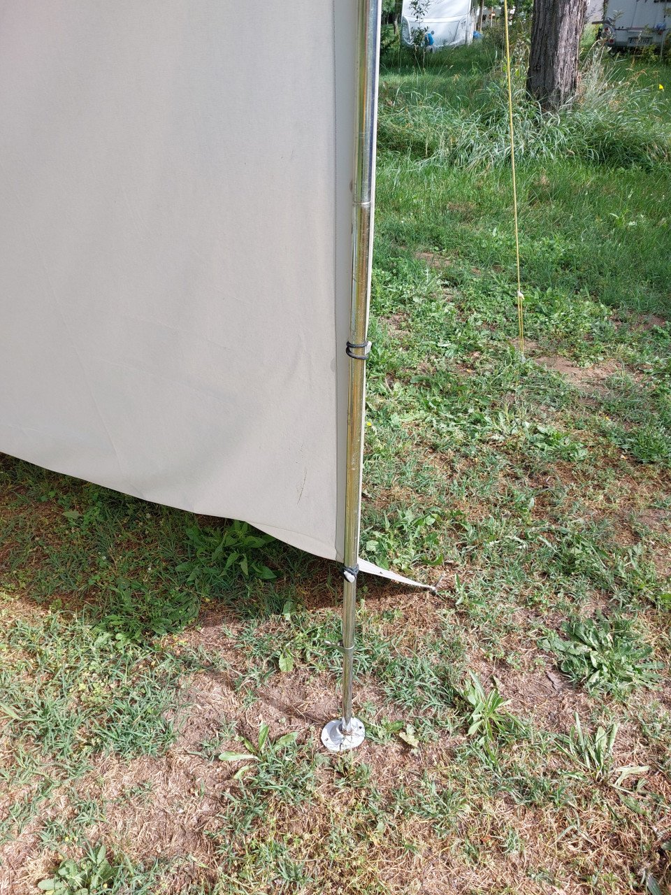 Schuifluifel voor caravan of camper. Merk Esvo