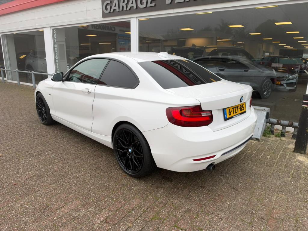 BMW 2-serie coupé 220i black pack